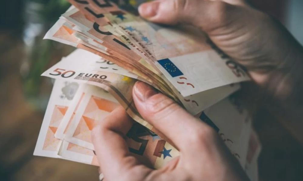 Ξεκινάνε από αύριο οι πληρωμές για το επίδομα των 534 ευρώ